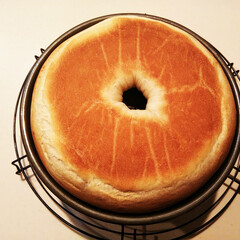 パン/クグロフ/ミルク食パン クグロフ型で焼いたパンの底になる部分の焼…(1枚目)
