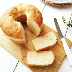 食パン/シフォンケーキ型/ミルク食パン 食パン一斤分の生地を、35～40cmに伸…(1枚目)